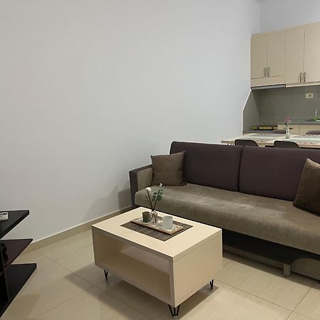 סרנדה Apartments Sadiku With Sea View מראה חיצוני תמונה