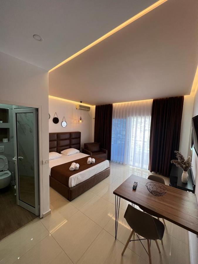 סרנדה Apartments Sadiku With Sea View מראה חיצוני תמונה