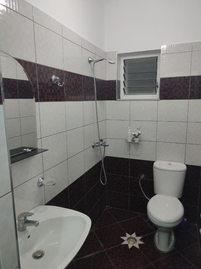 סרנדה Apartments Sadiku With Sea View מראה חיצוני תמונה