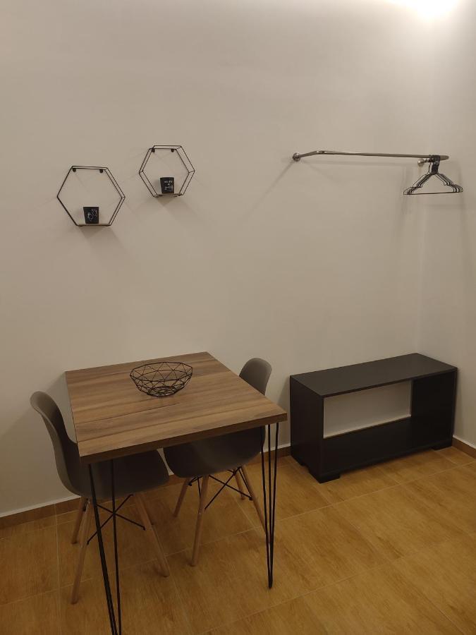 סרנדה Apartments Sadiku With Sea View מראה חיצוני תמונה
