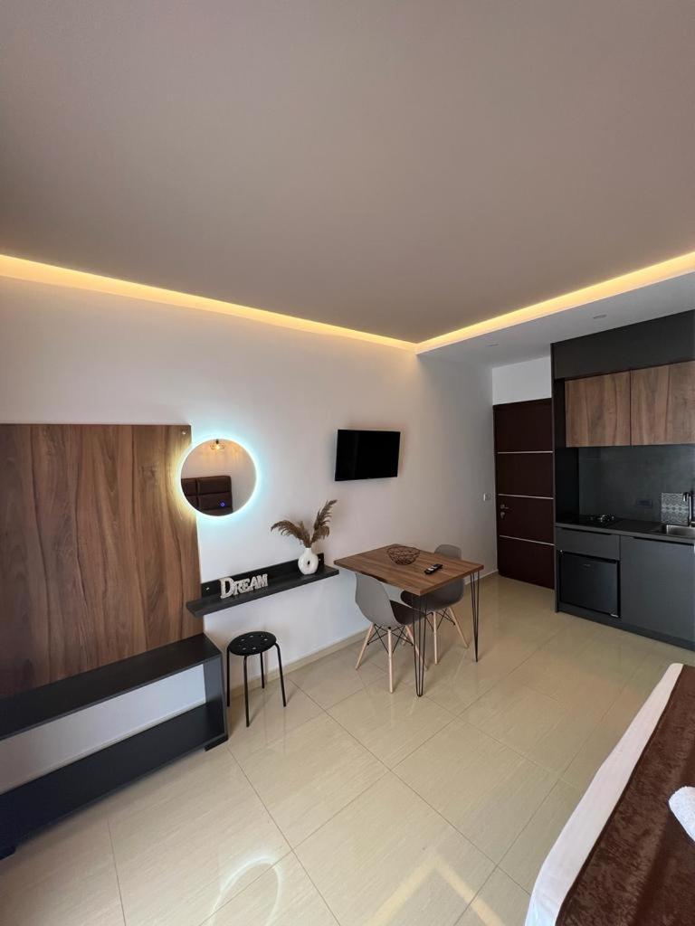 סרנדה Apartments Sadiku With Sea View מראה חיצוני תמונה