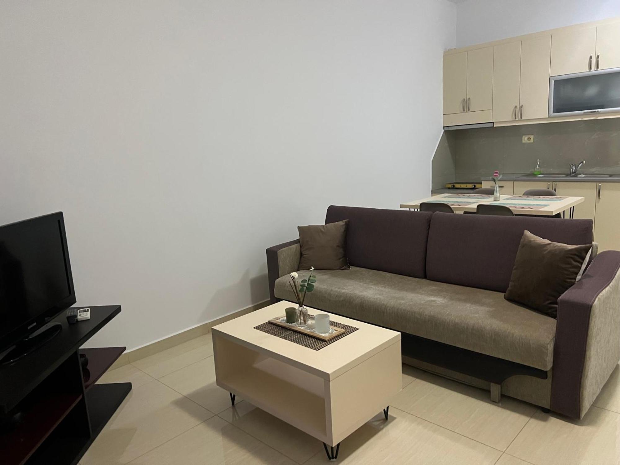 סרנדה Apartments Sadiku With Sea View מראה חיצוני תמונה
