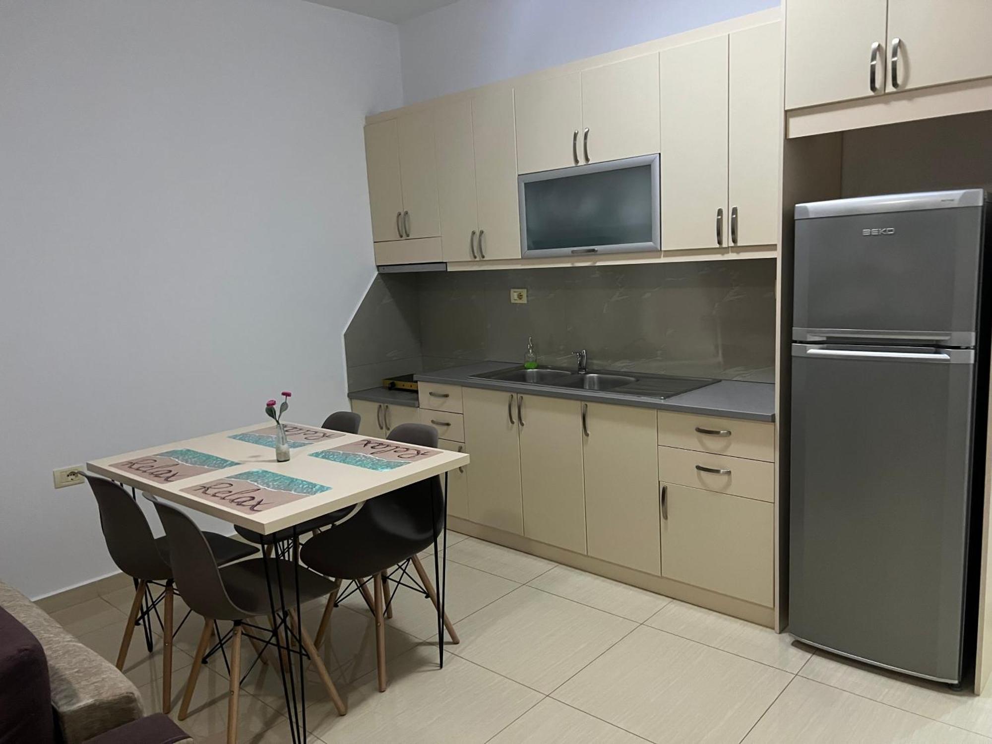סרנדה Apartments Sadiku With Sea View מראה חיצוני תמונה