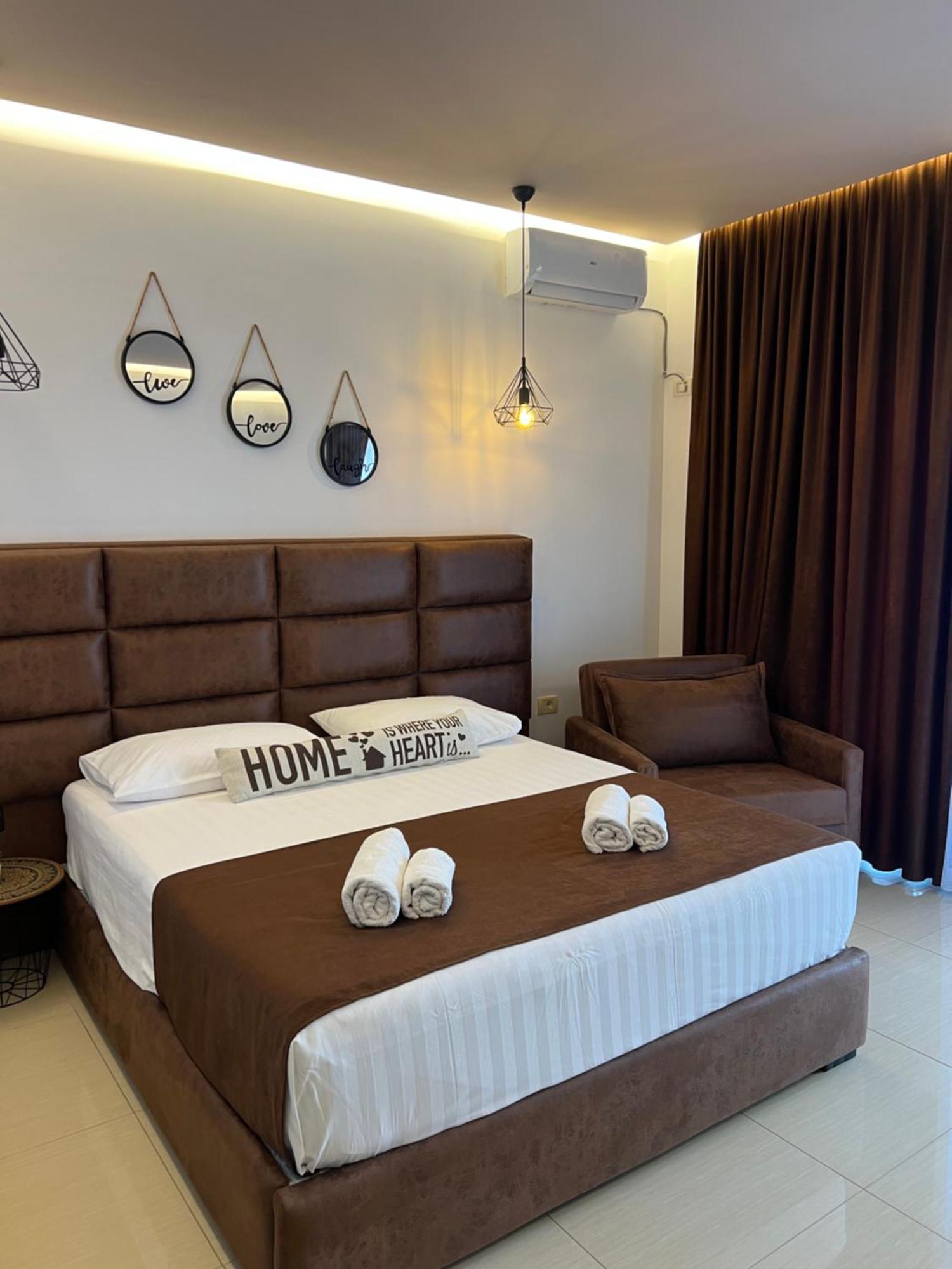 סרנדה Apartments Sadiku With Sea View מראה חיצוני תמונה